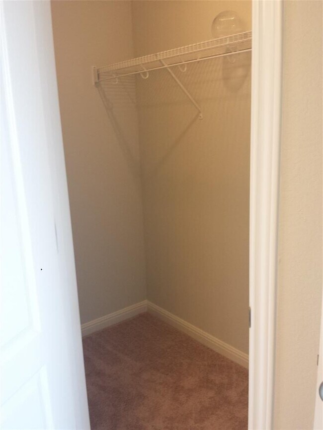 Building Photo - 340 Perry St