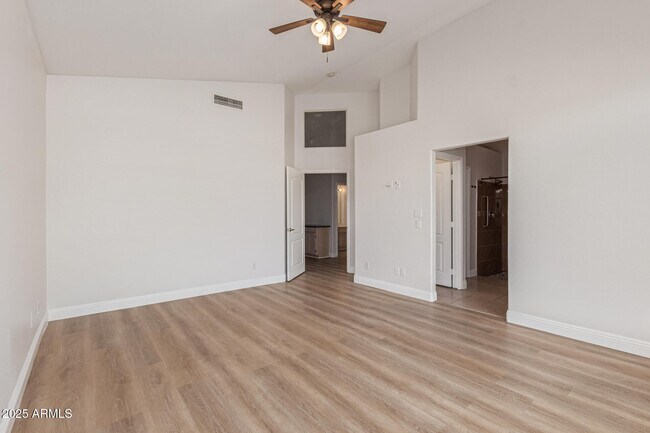 Building Photo - 15213 N 55th Way