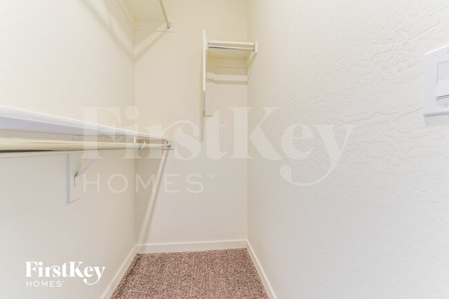 Building Photo - 1032 W 20th St