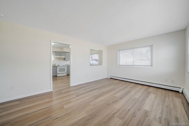 Building Photo - 472 S Ocean Ave