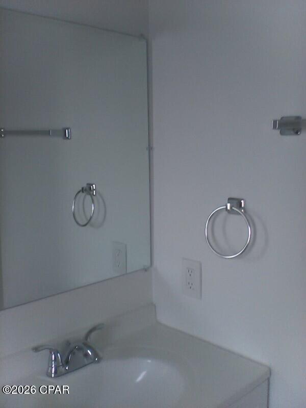 Building Photo - 7117 Beachwood Blvd