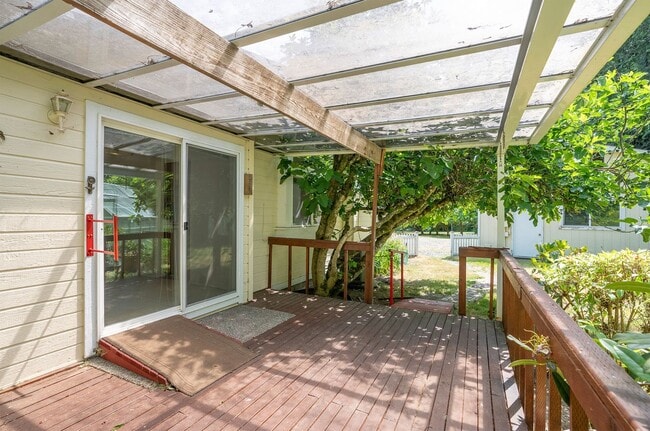 Building Photo - 3-Bedroom Gig Harbor Retreat with Private ...