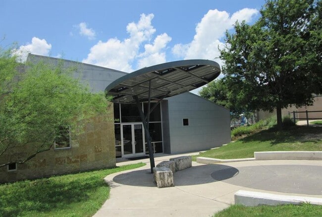 Building Photo - 1509 Strickland Dr