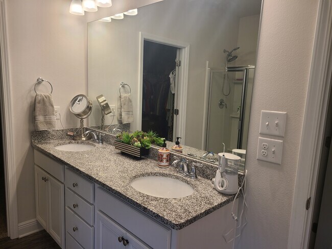 Building Photo - 317 Highbrook Rd