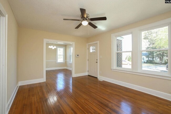 Building Photo - Charming 3-Bedroom Home in the Heart of Rosewood – Available July 2026!