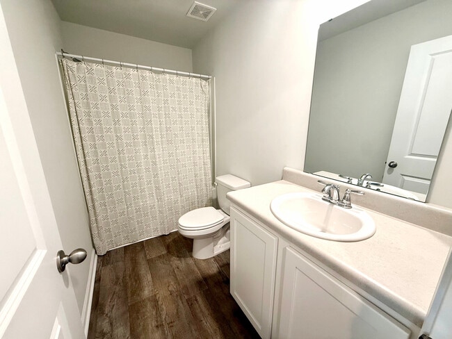 Building Photo - 1568 Bellamy Pl Dr
