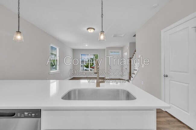 Building Photo - 267 Old Grove Ln