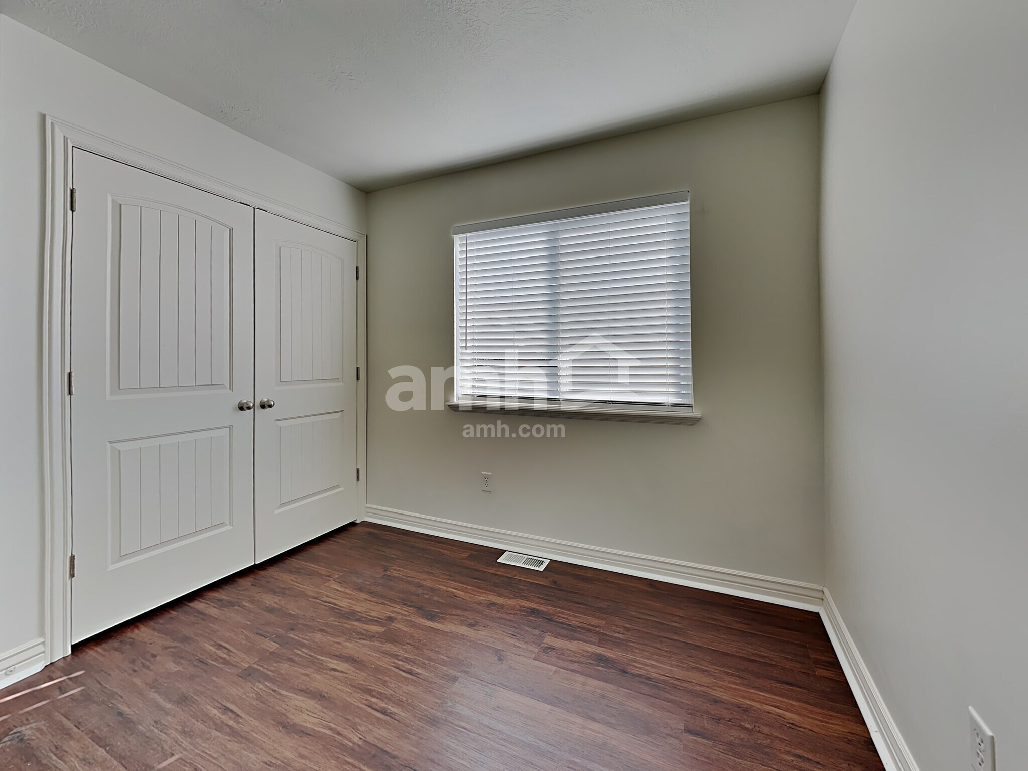 Building Photo - 3672 Nairn Dr