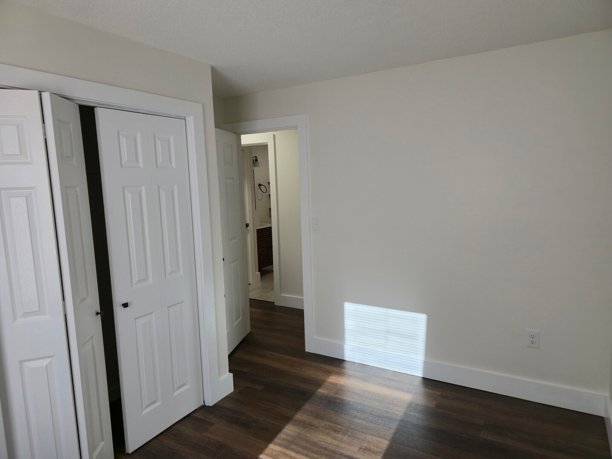 First Floor Bedroom - 23 Old Etna Rd