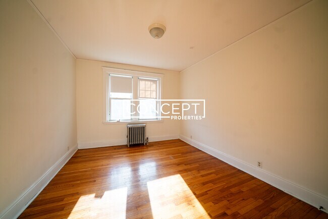 Building Photo - 56 Selkirk Rd