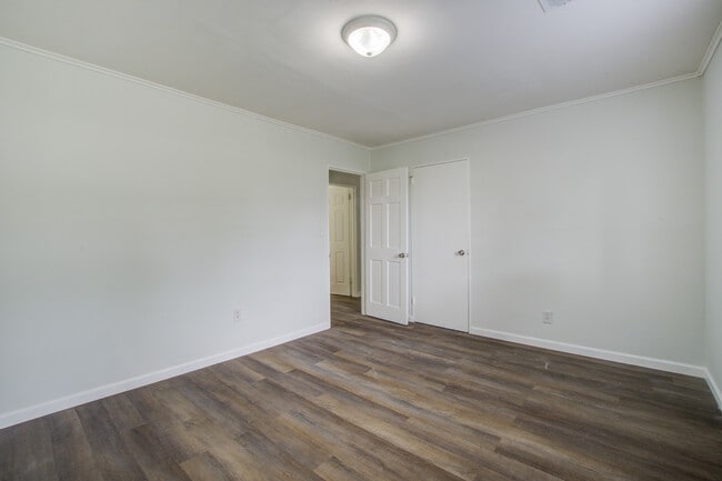 Building Photo - 2325 Elegans Dr