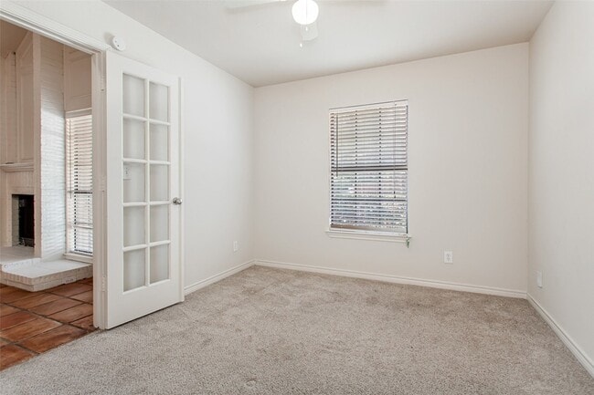 Building Photo - 1502 Villars St