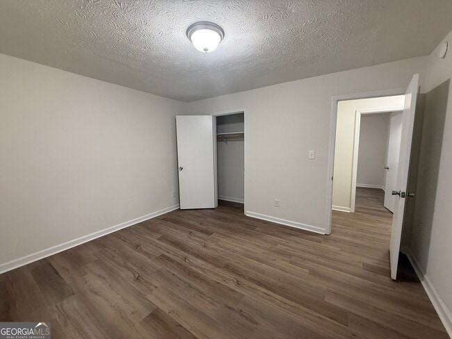 Building Photo - 345 Rustwood Dr