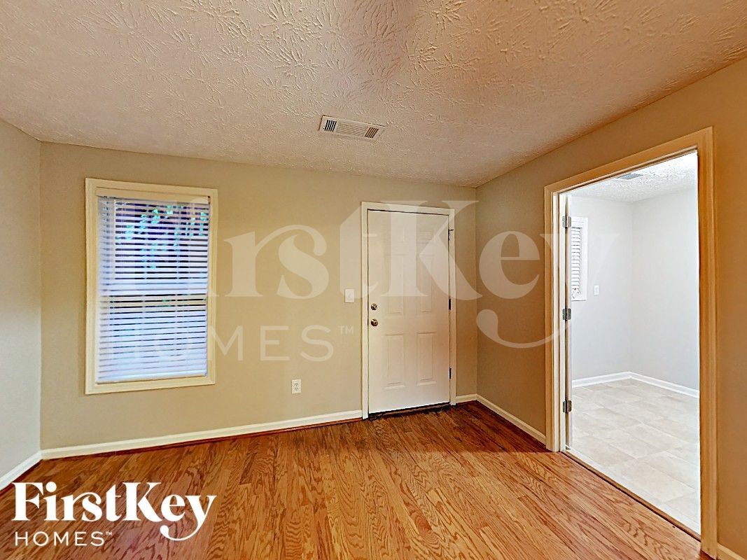 Building Photo - 35 Pebble Brooke Pass