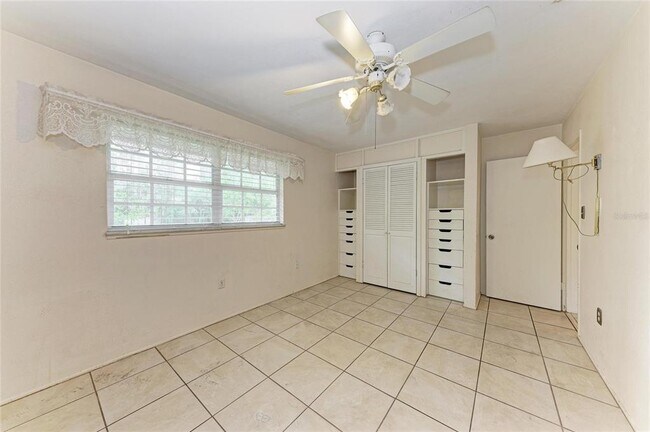 Building Photo - 1827 Alta Vista St