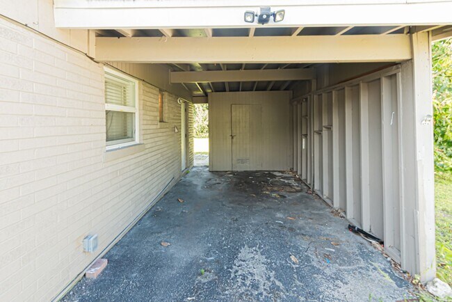 Building Photo - Annual Rental – Pet-Friendly Charming Napl...