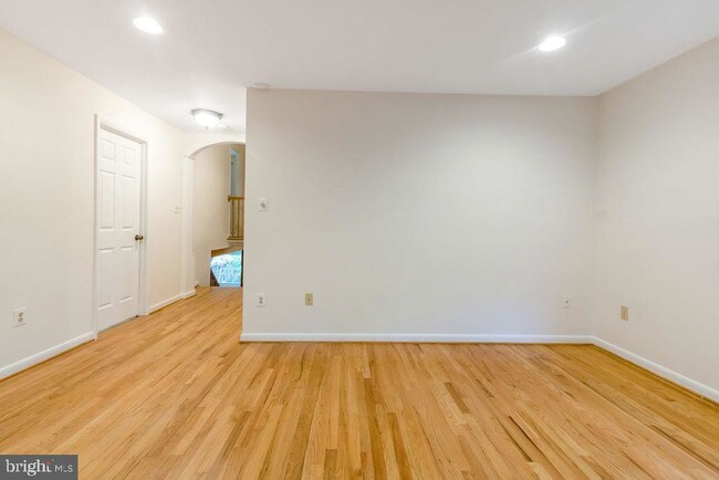 Building Photo - 4111 Denfeld Ave