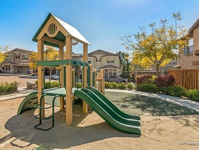 Building Photo - Beautiful 4BR/3BA Home for Rent – Prime La Mesa Location Near Parks & Transit