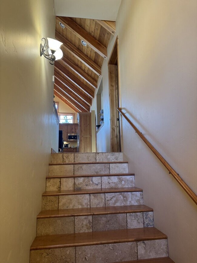 Building Photo - Luxury 5-Bedroom, 6-Bathroom Mountain Retreat – Hot Tub, Fireplaces, & More!