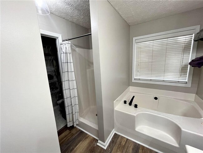 Building Photo - 138 W Fork Way