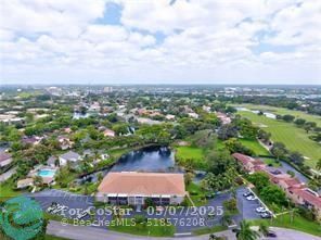 Building Photo - 9000 Jacaranda Ln