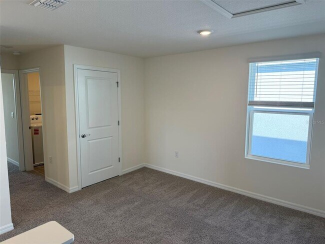 Building Photo - 8586 SW 44th Terrace