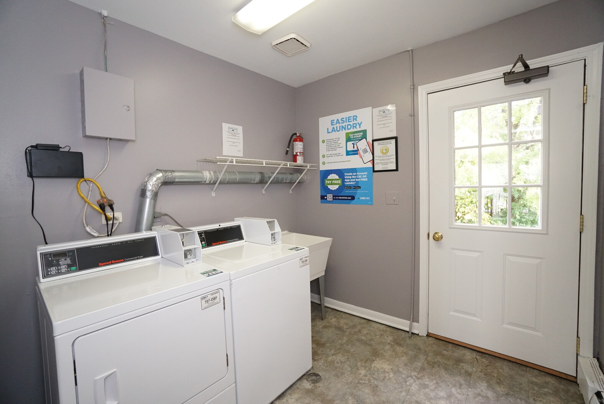 Laundry - 337 N Carter St