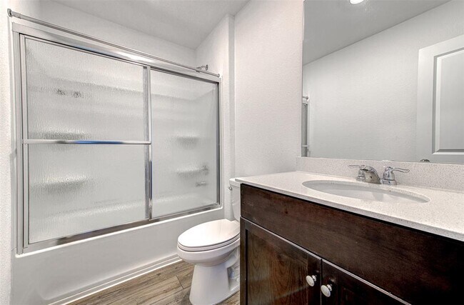 Building Photo - 2704 Shimsham Dr