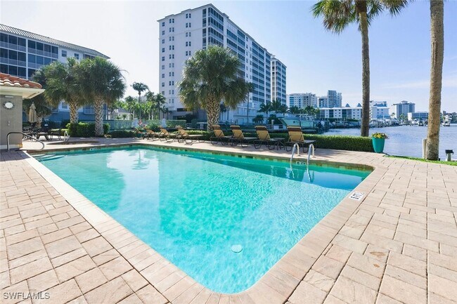 Building Photo - 9103 Vanderbilt Dr