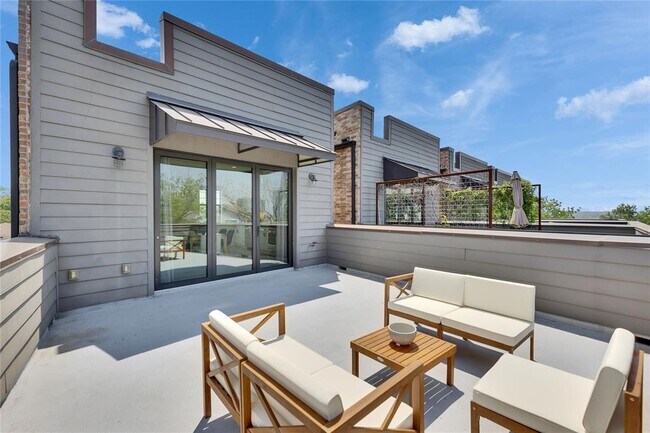 Building Photo - 808 Lydia St