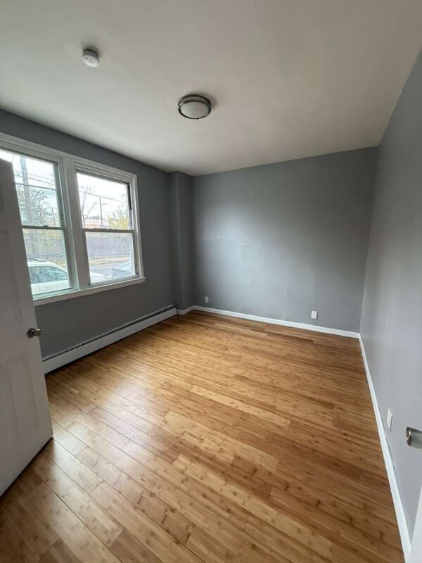 Building Photo - 300 Watchung Ave