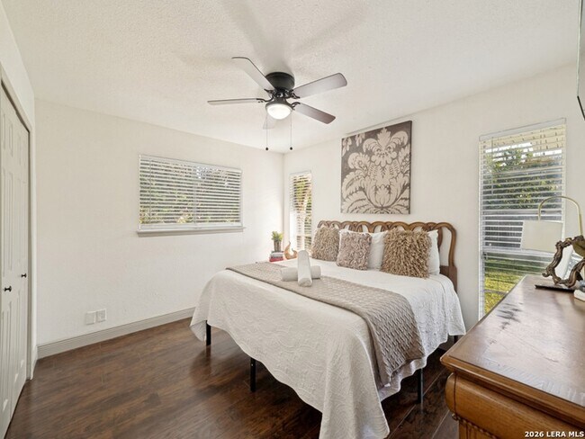 Building Photo - 9526 Mider Dr