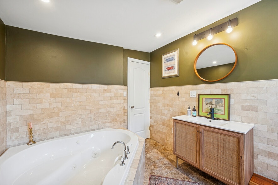 Building Photo - 2034 E Huntingdon St