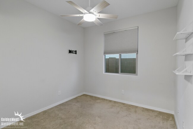 Building Photo - Modern 3Bdm 2Ba Litchfield Park Home with Stylish Upgrades!