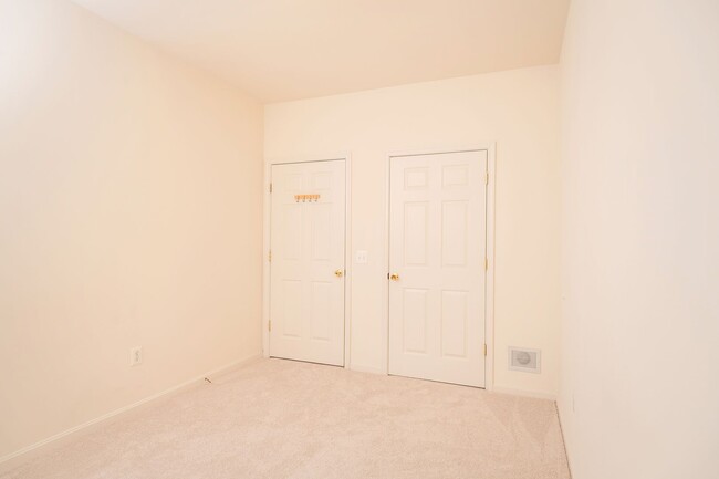 Building Photo - First Floor 3 Bedroom 2 Full Bath Condo - ...