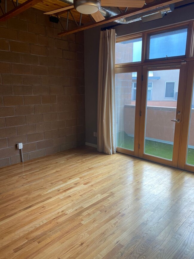 Building Photo - Contemporary 2 Bedroom, 2.5 Bath townhouse...