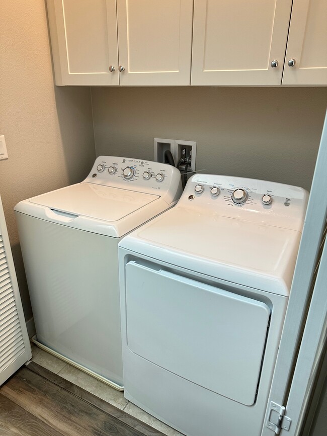 Building Photo - Cessna Lane