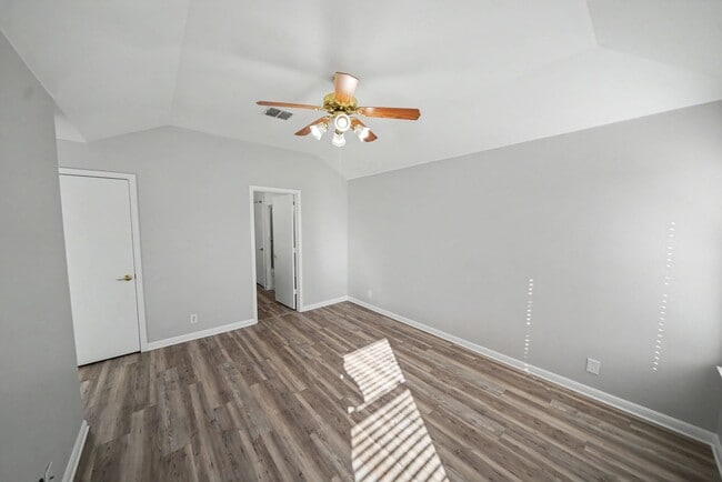 Building Photo - Updated Single-Story Home in Escondido North - Realtor Commission: $500