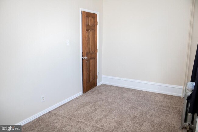 Building Photo - 2210 E York St