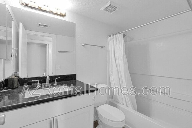 Building Photo - 3841 E Bighorn Ave