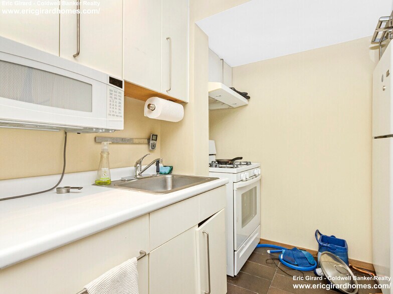 Building Photo - 170 Rawson Rd