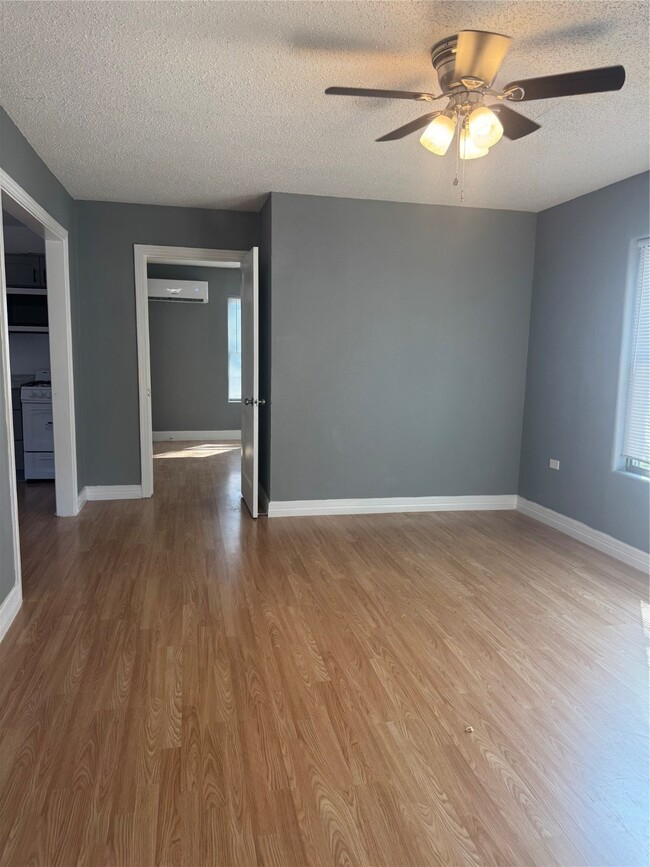 Building Photo - 1747 5th St