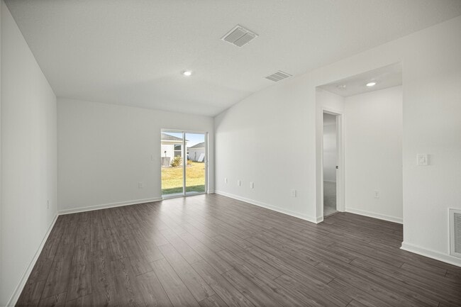 Building Photo - 3155 NE 38th St