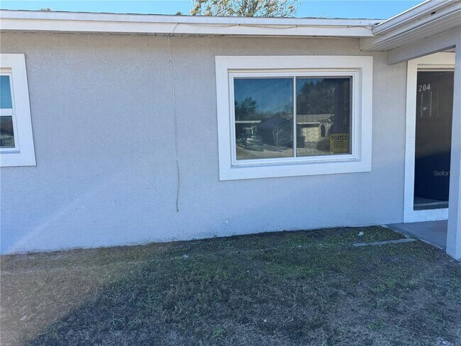 Building Photo - 204 6th Jpv St