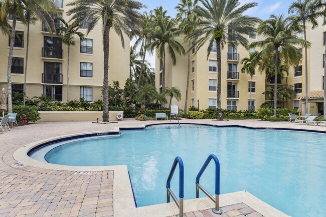 Building Photo - 630 S Sapodilla Ave