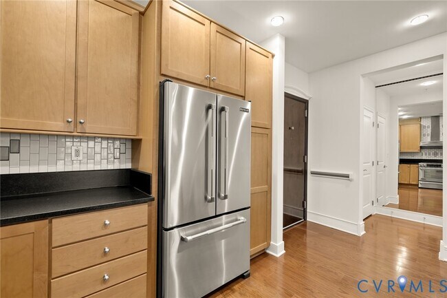 Building Photo - 1418 N Rhodes St