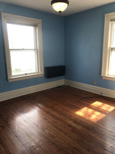 Building Photo - 105 Sunray Terrace