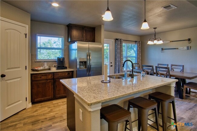 Building Photo - 1139 Cedar Bend