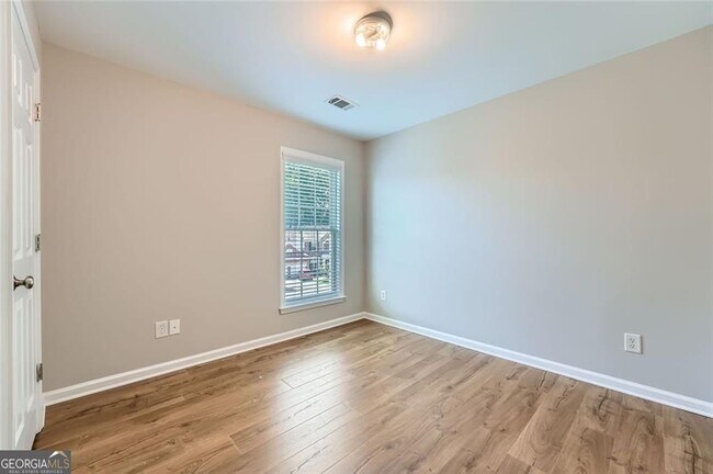 Building Photo - 2310 Vistoria Dr