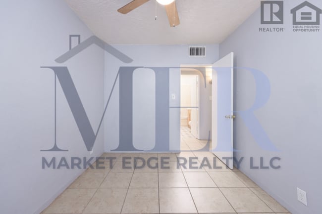 Building Photo - 3Bed/2Bath House at 19th Ave/Camelback! Move-In Ready on 06/11/2026! -- NO HOA! CORNER LOT!